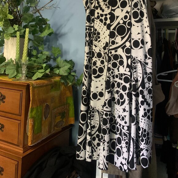 Dress - Picture 3 of 4